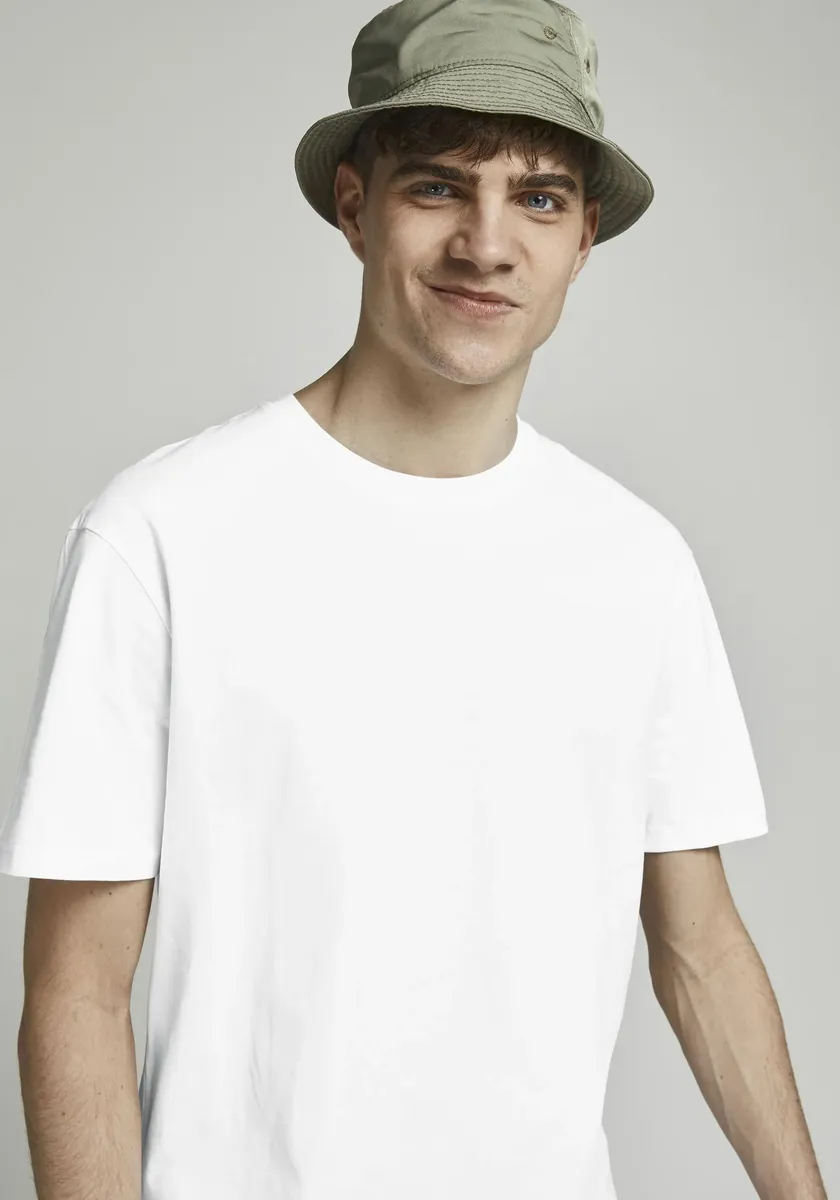 

Футболка Jack & Jones "РАСЛАБЛЕННАЯ ФУТБОЛКА", белый