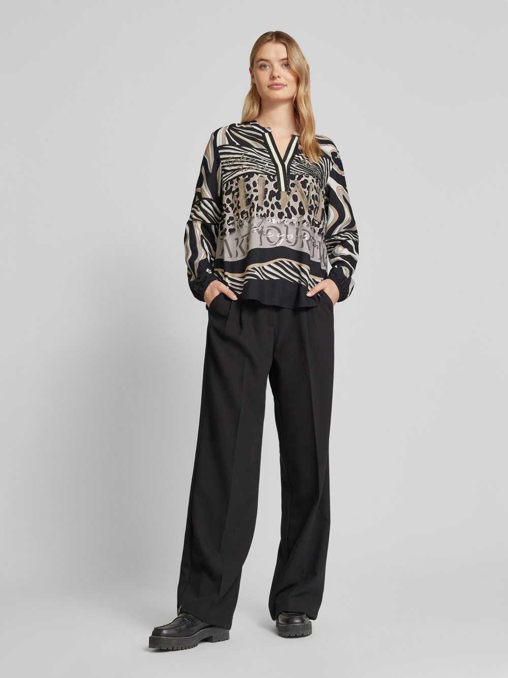 

Блузка-рубашка из вискозы прямого кроя с воротником-туникой Betty Barclay, черный