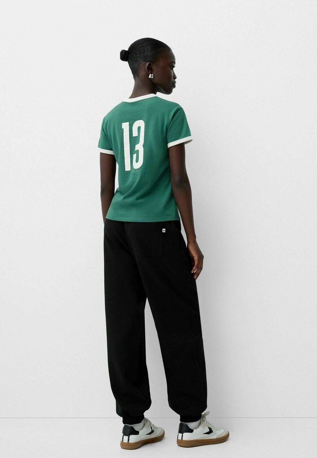

Спортивные штаны VOLUMINOUS INTERLOCK JOGGER Bershka, черный