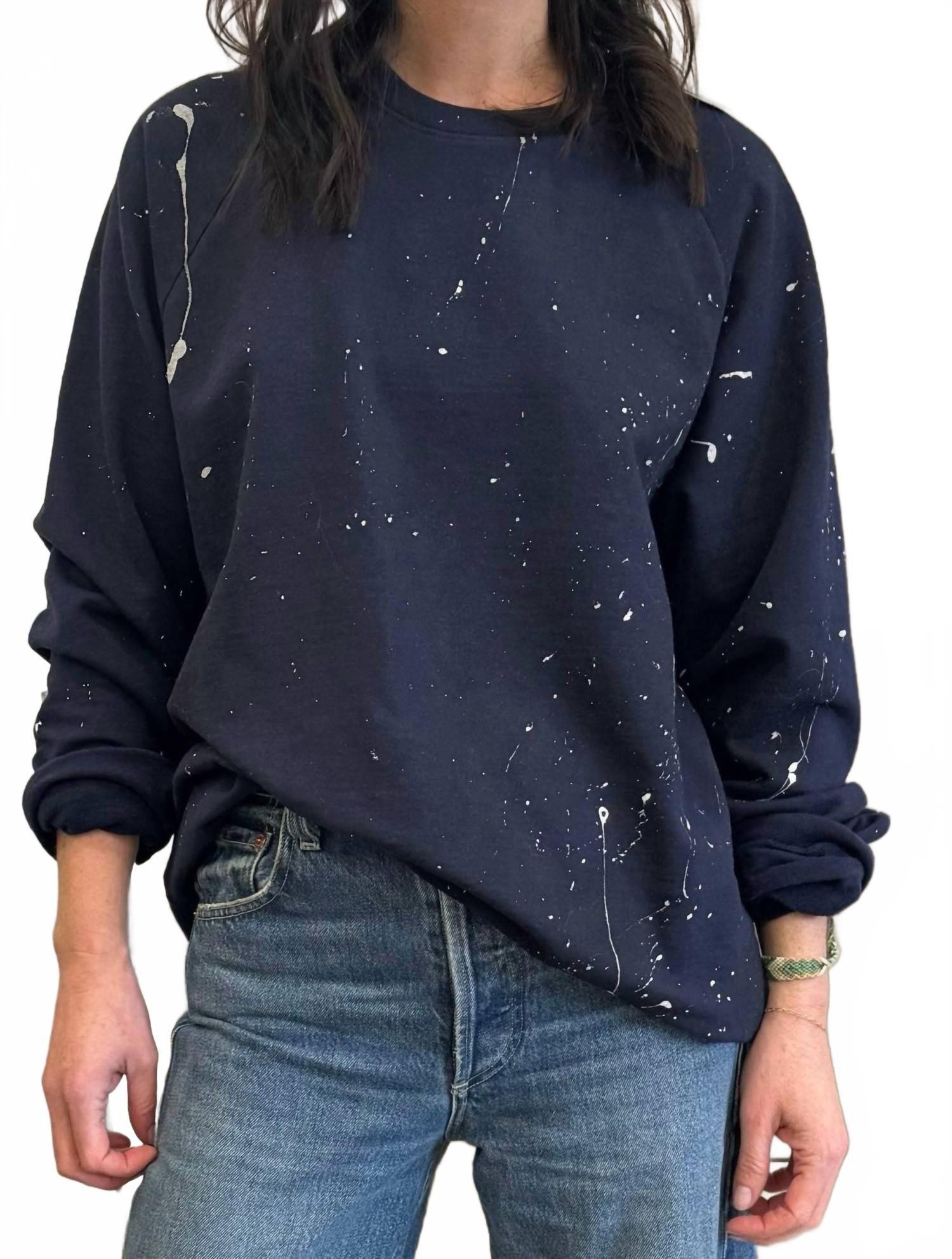 

Женский свитшот с эффектом брызг в цвете Navy Unsweetened