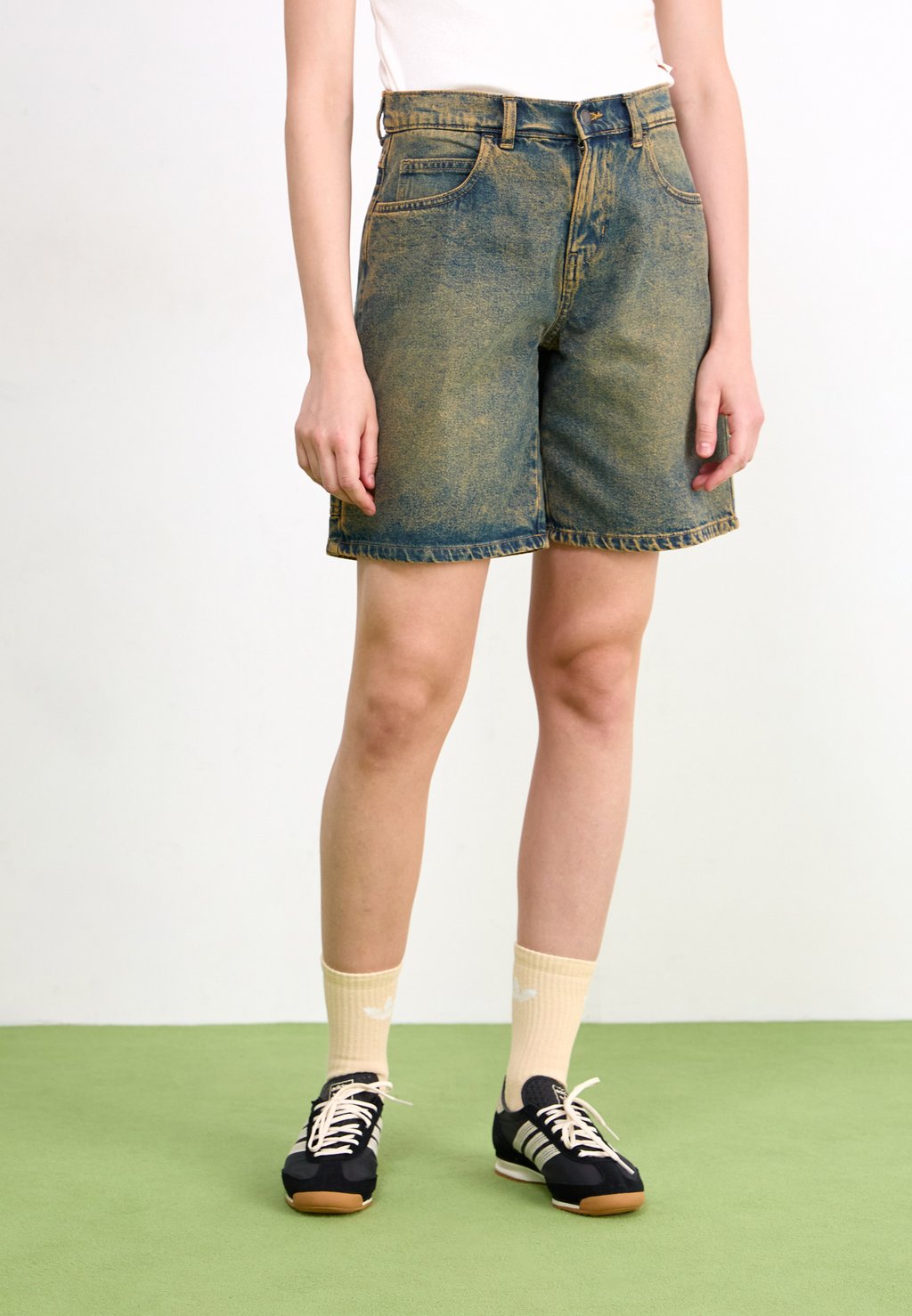 

Джинсовые шорты HERNDON Dickies, цвет Yellow Fade Indigo