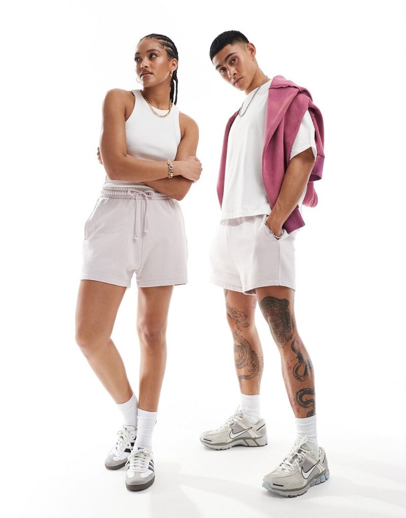 

Шорты унисекс приталенного кроя цвета сирени ASOS DESIGN