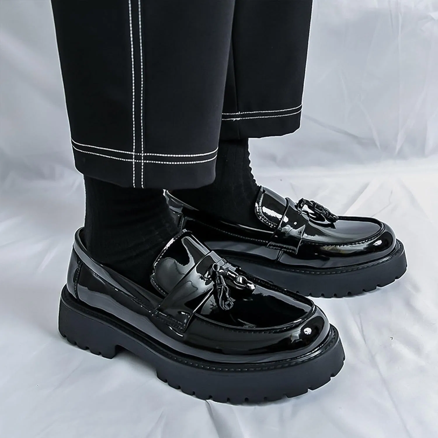 Лоферы мужские кожаные лакированные Black and White Patent Leather Loafers, черный ZPLMIDE — фото 2