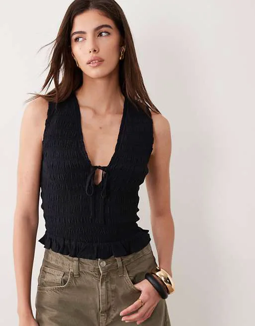 

Черный топ с v-образным вырезом и сборками Abercrombie & Fitch