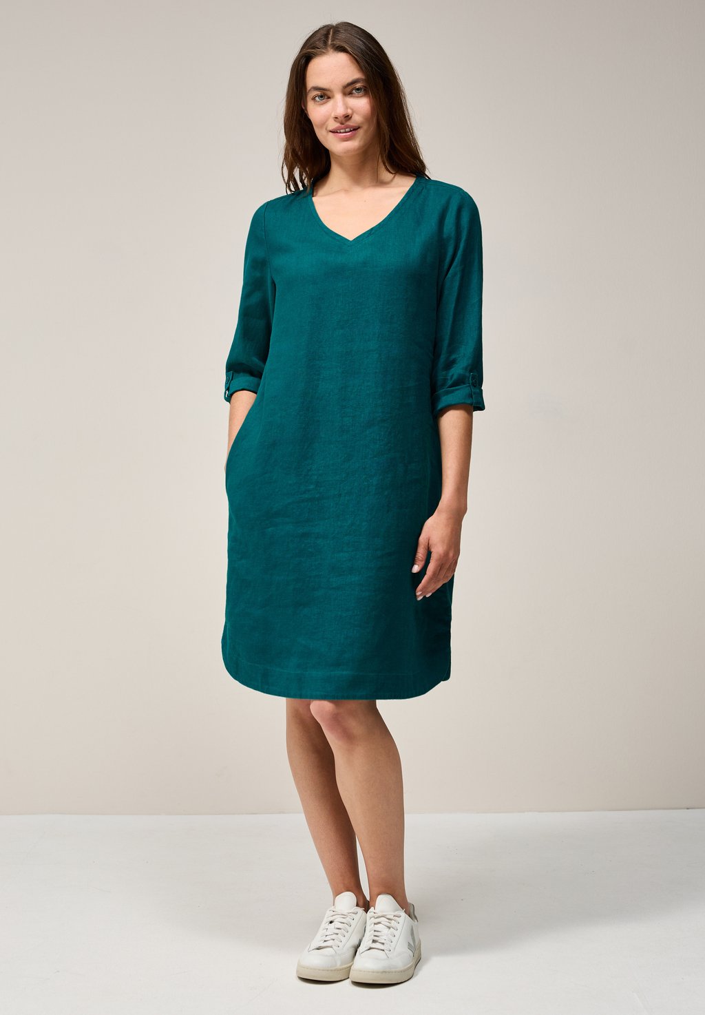 

Повседневное платье V-NECK Cecil, зеленый