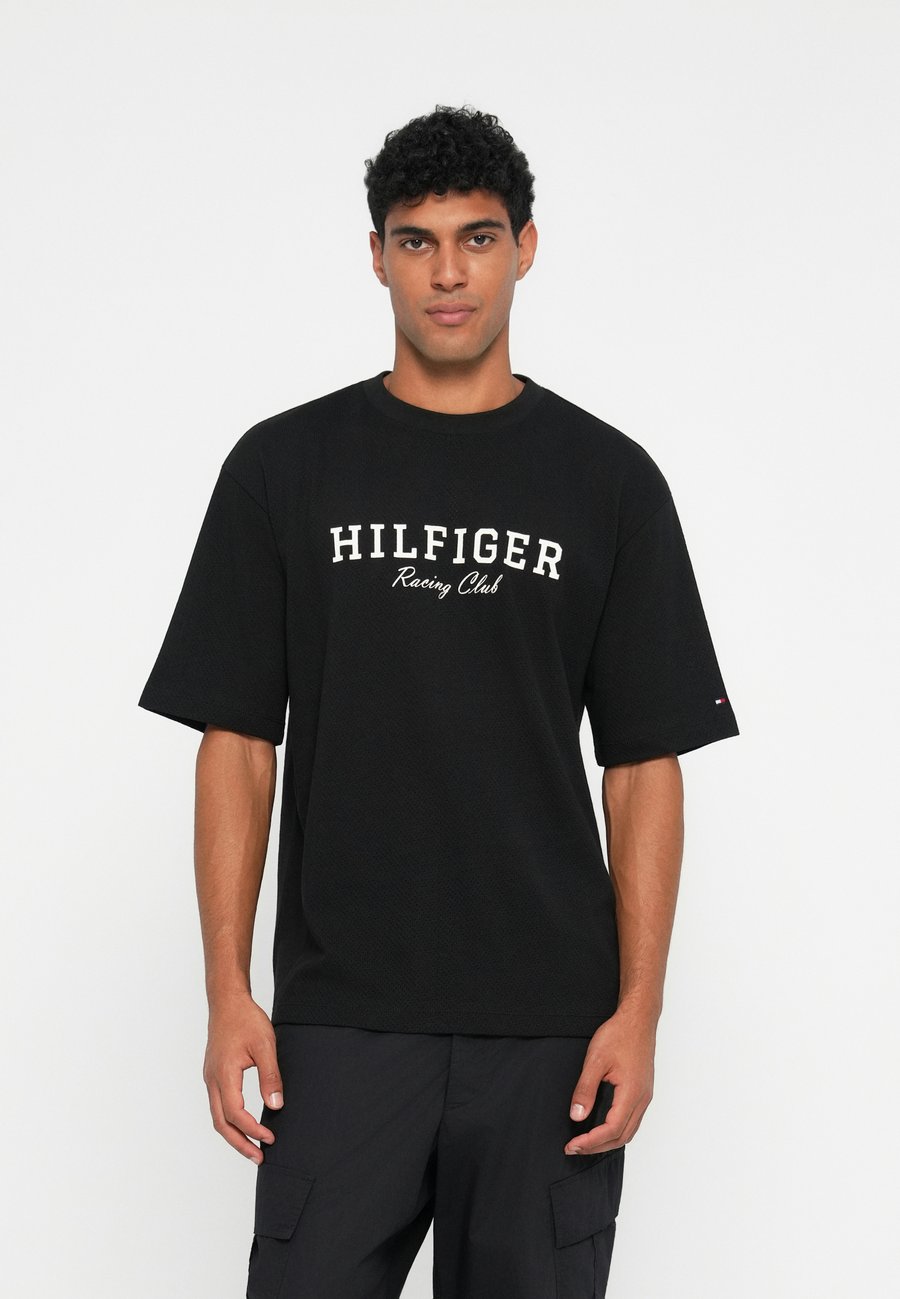 

Футболка Tommy Hilfiger MODERN TEE, Black, Черный, Футболка Tommy Hilfiger MODERN TEE, Black