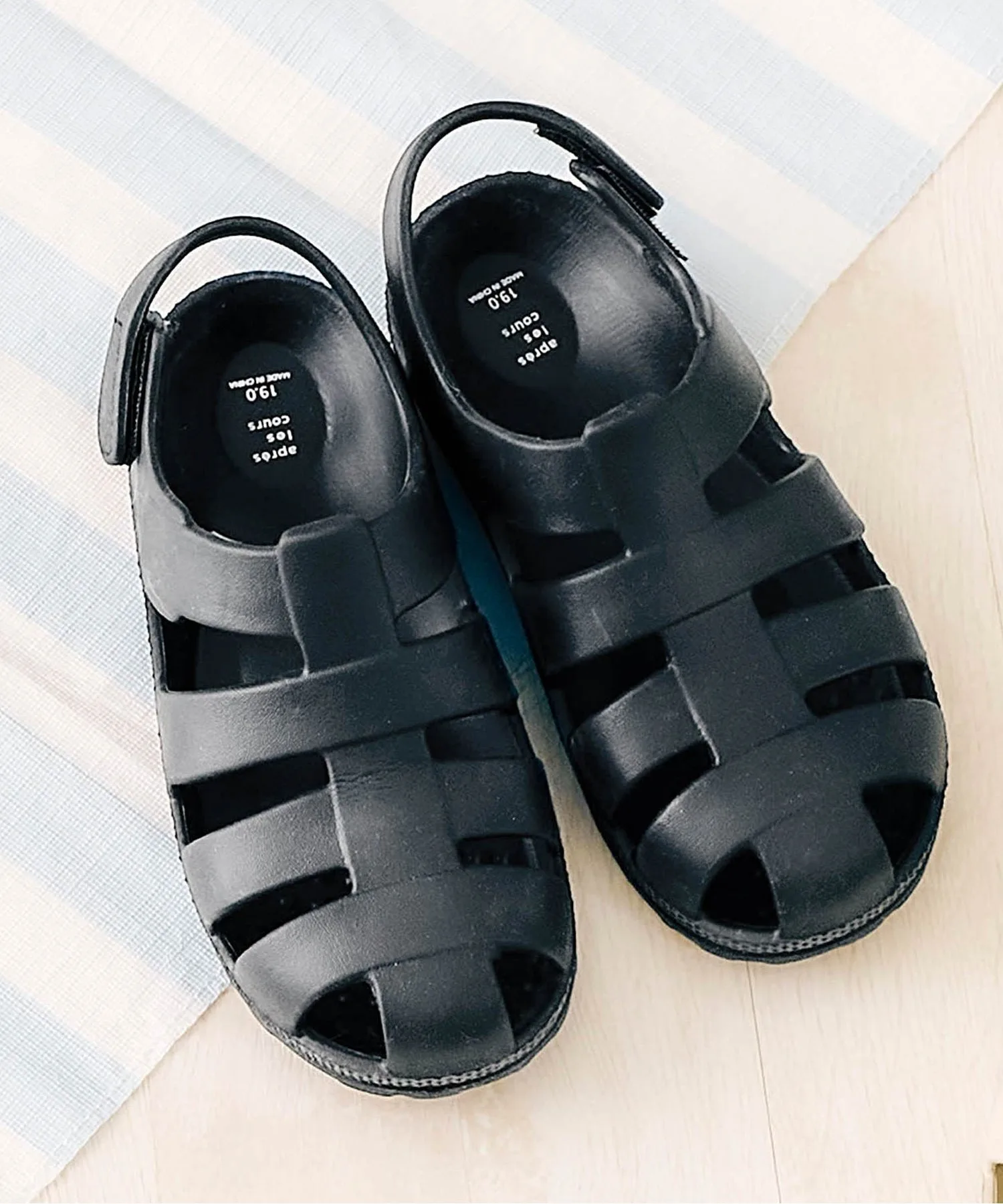 Детские сандалии из EVA с плоской подошвой EVA Gluck Sandal apres les cours черные