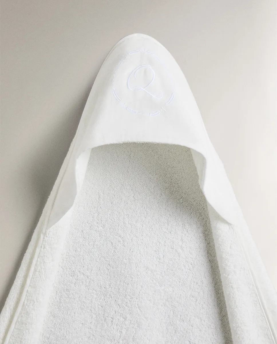 

Детское полотенце из муслина с капюшоном и буквами Zara Home, Letter Q