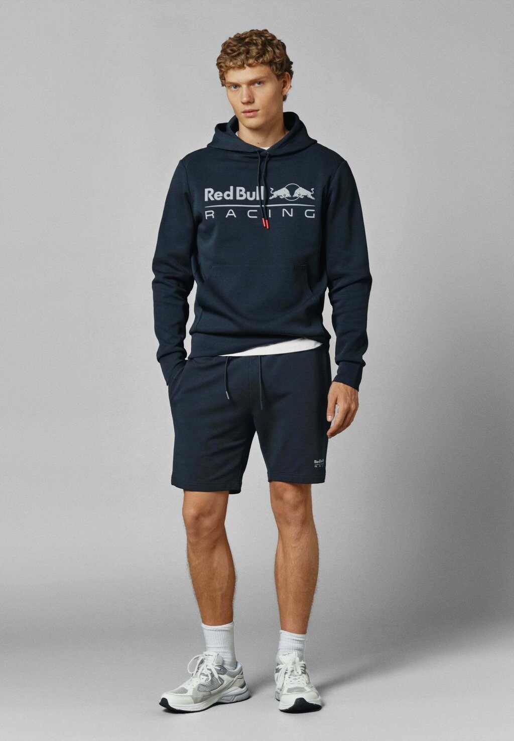 

Толстовка с капюшоном TEAM LOGO OVERHEAD Red Bull Racing x Pepe Jeans, темно-синий