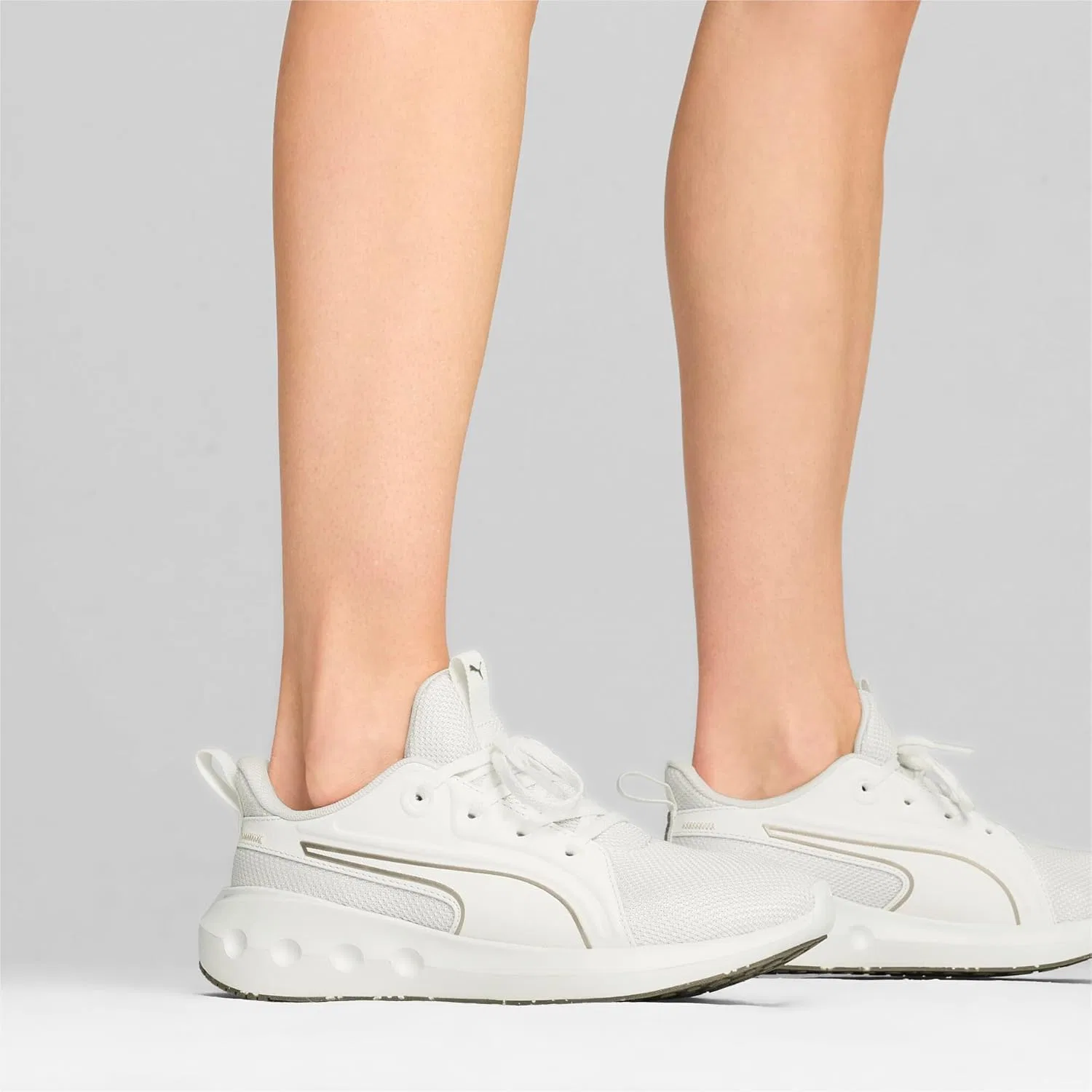Беговые кроссовки Puma Softride CarsonRoad унисекс, Warm White Puma Gold — фото 2