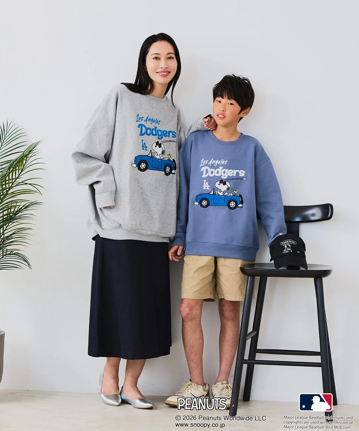 【PEANUTS x MLB】Оригинальный дизайн детской толстовки на флисовой подкладке - детские размеры - изображения персонажей Yankees, Dodgers, Cubs — фото 4