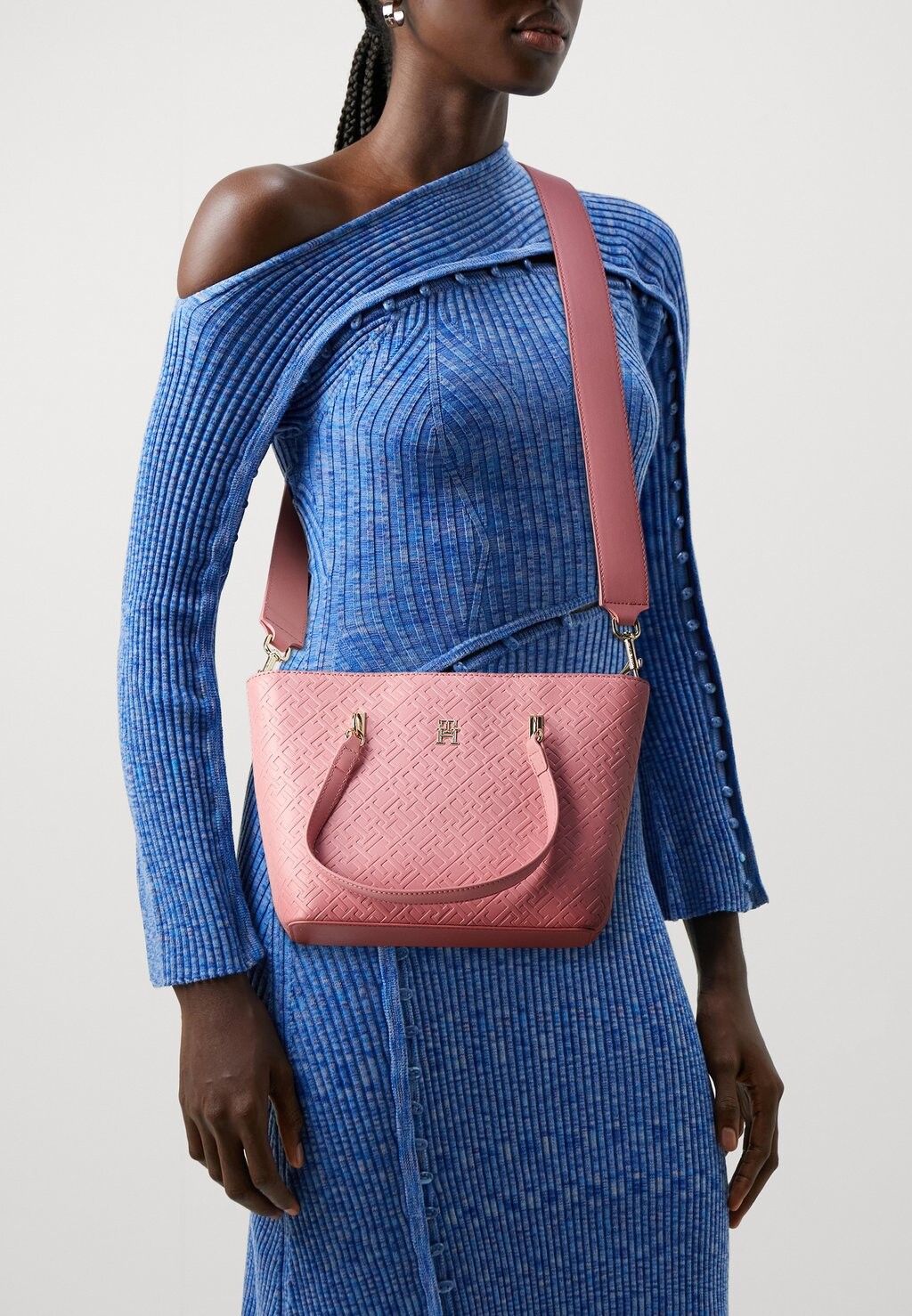 

Сумка REFINED MINI TOTE MONO Tommy Hilfiger, цвет teaberry blossom