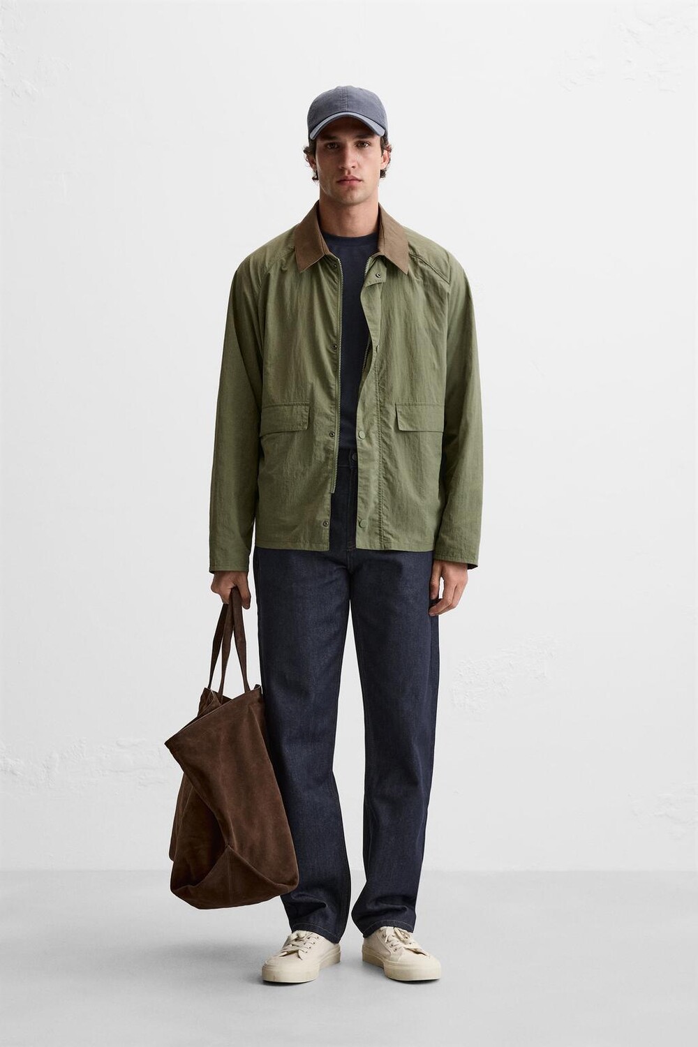 

Контрастная техническая куртка ZARA, зеленый