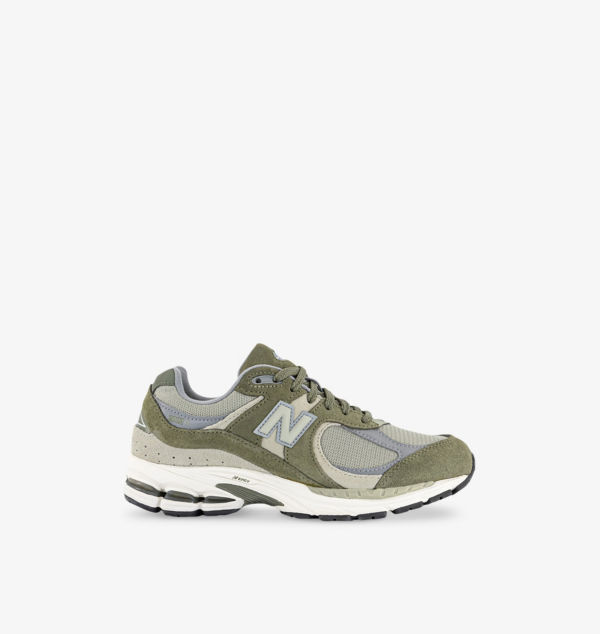 

Низкие кроссовки из замши и сетки 2002 года New Balance, зеленый