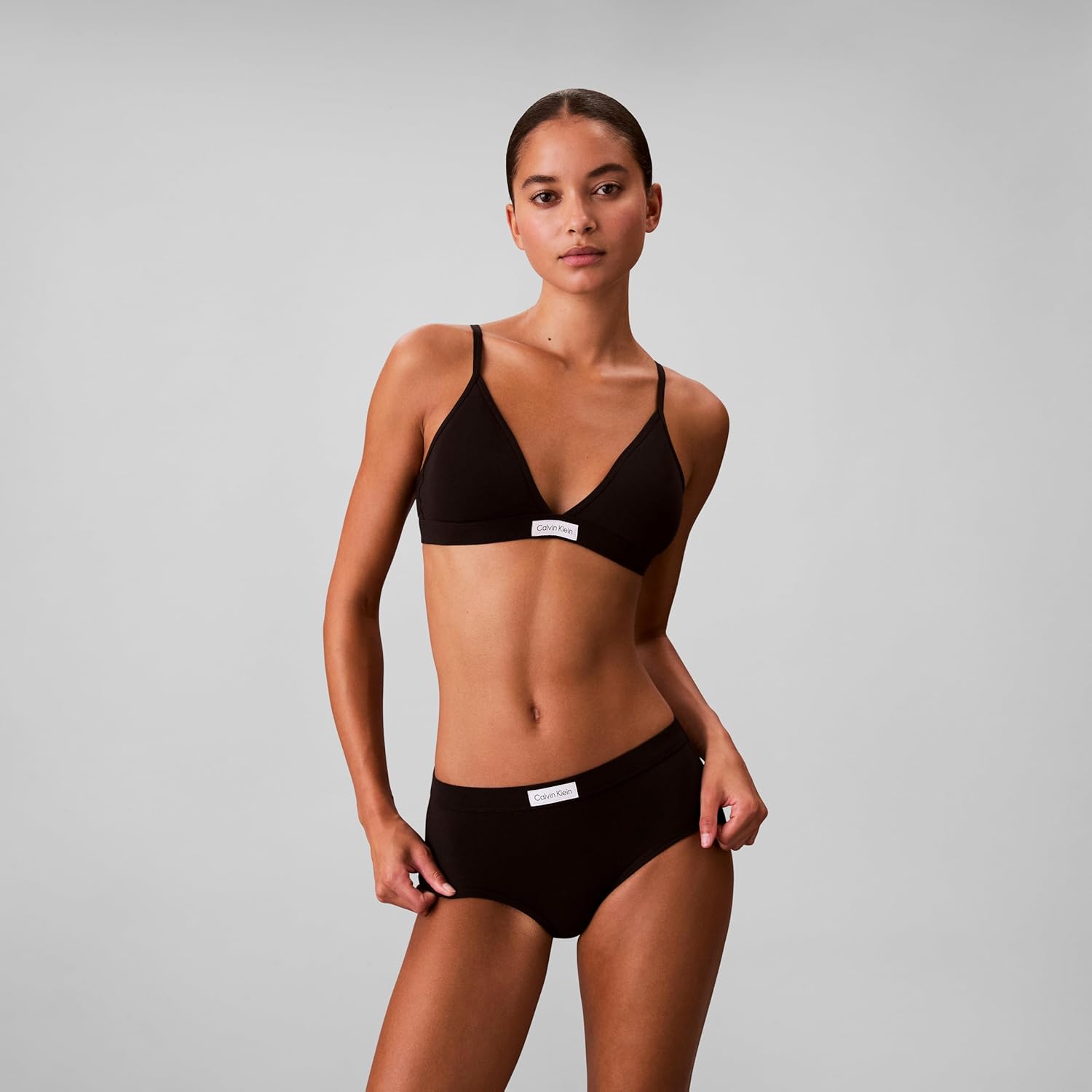 Женские трусики-слипы Calvin Klein Comfort Logo из хлопка и эластичного материала, упаковка 3 шт., Black/Chalk/Atlantic Deep — фото 2