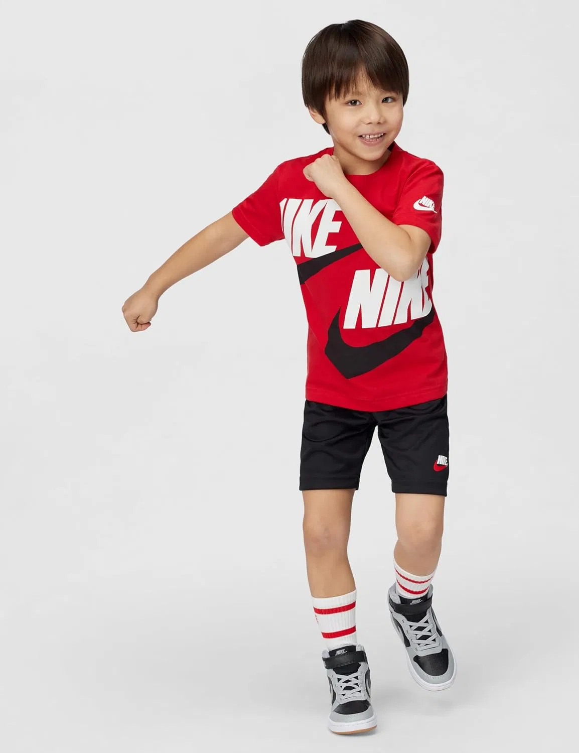 Детский спортивный комплект из футболки и шорт Nike, Black — фото 2