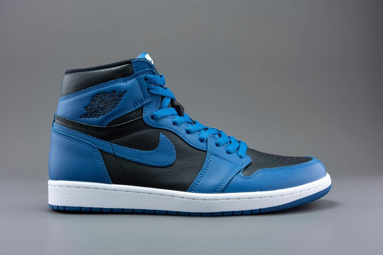 Мужские кроссовки Nike Air Jordan 1 Retro High OG, черный/синий — фото 2