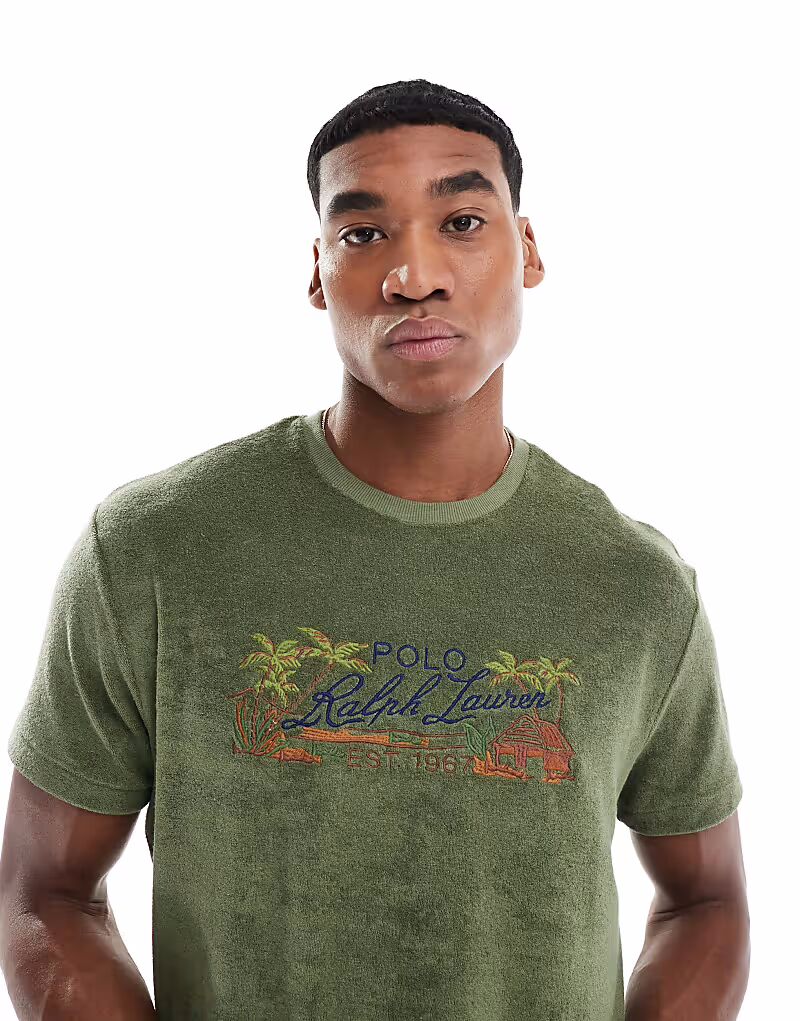 

Футболка Polo Ralph Lauren из хлопчатобумажной махровой ткани с вышитым логотипом классического свободного кроя оливково-зеленого цвета