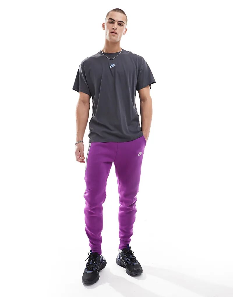 

Светоотражающие джоггеры Tech Fleece фиолетового цвета Nike