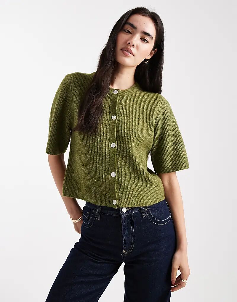 

Мягкий трикотажный кардиган с короткими рукавами темно-зеленого цвета