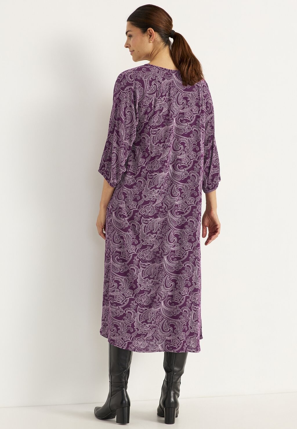 

Платье-рубашка PATTERNED WITH BUTTONS Cellbes of Sweden, фиолетовый