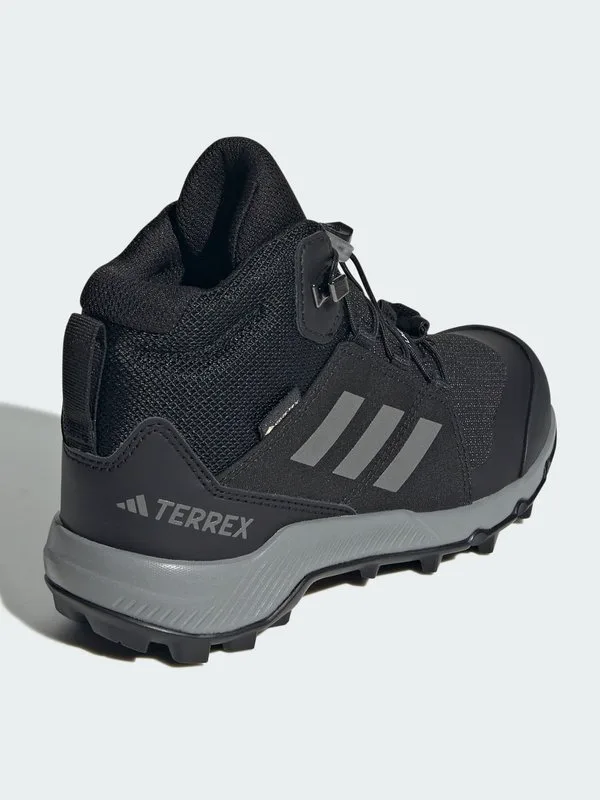 Походные ботинки средней жесткости из материала gore-tex Adidas Terrex, Core Black Grey Three Core Black — фото 4