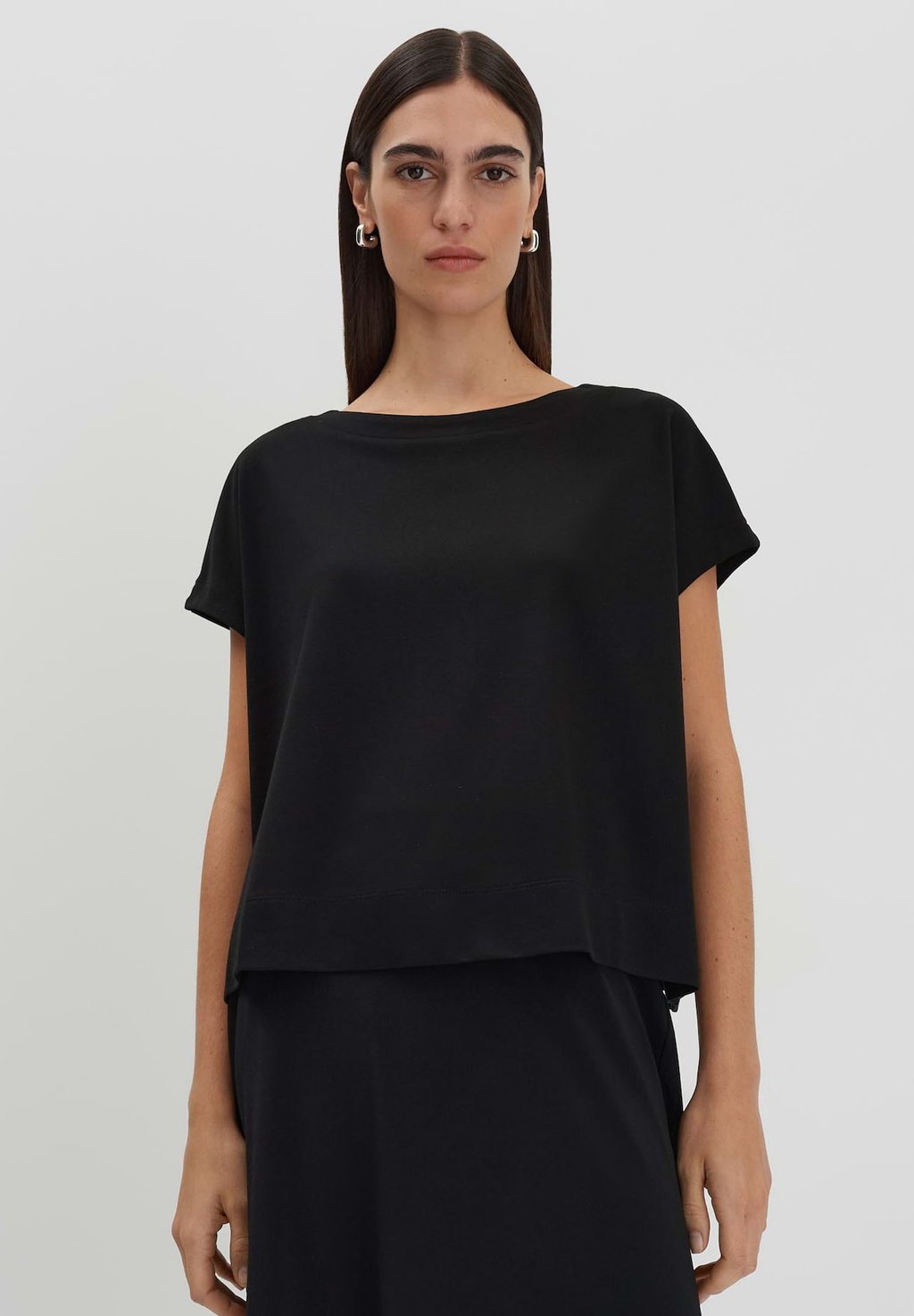 

Базовая футболка CROPPED REGULAR FIT someday., черный