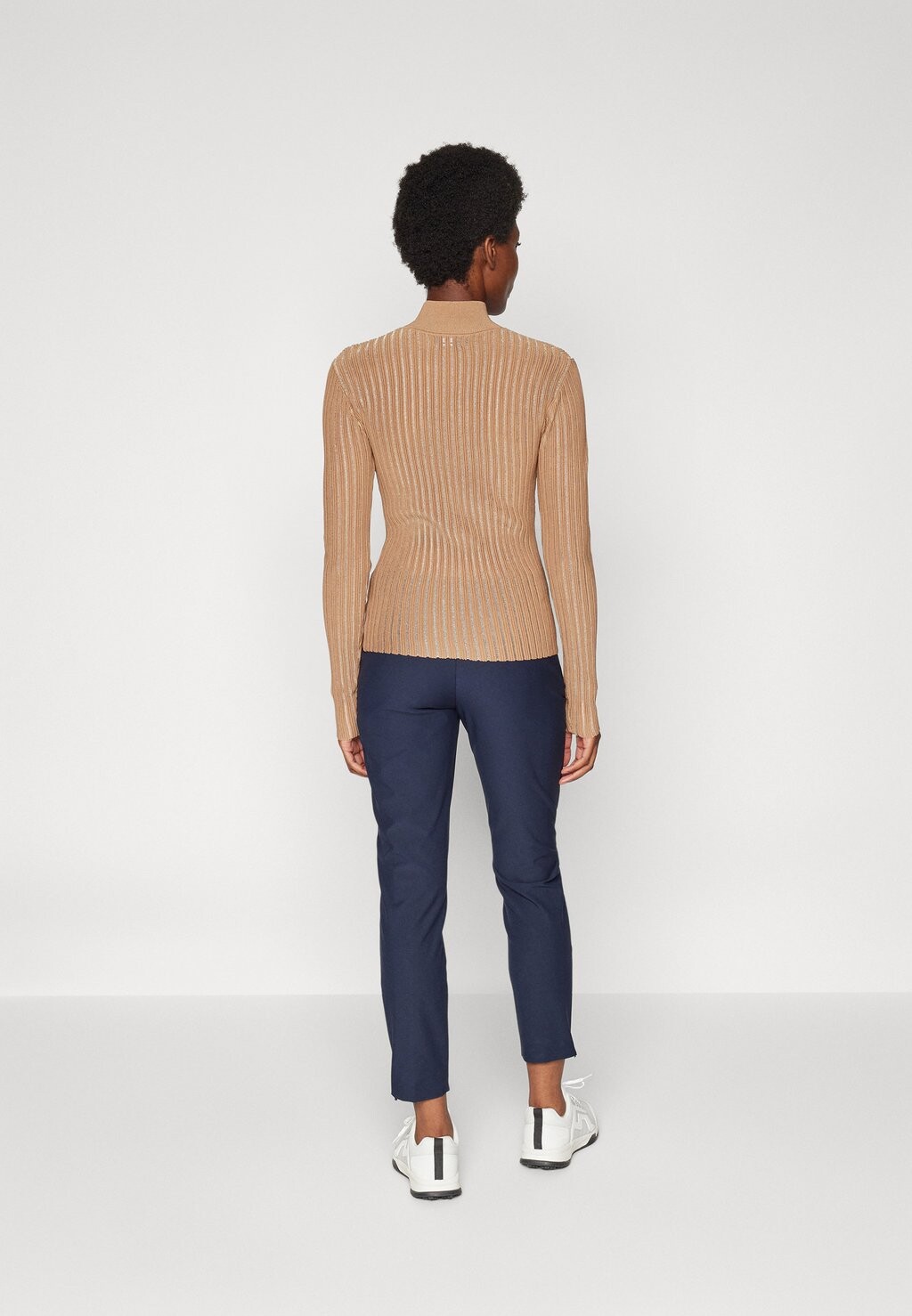 

Брюки PIA PANT J.LINDEBERG Sports, темно-синий
