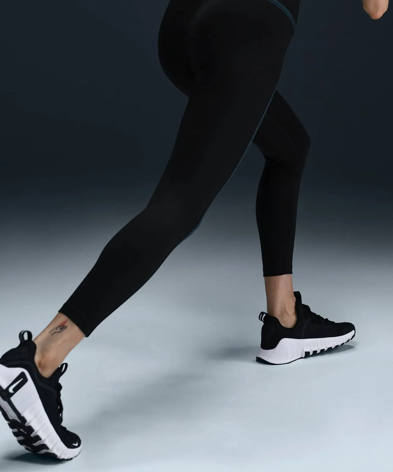 Леггинсы Nike One женские высокие 7/8 Dri-FIT чёрные — фото 3