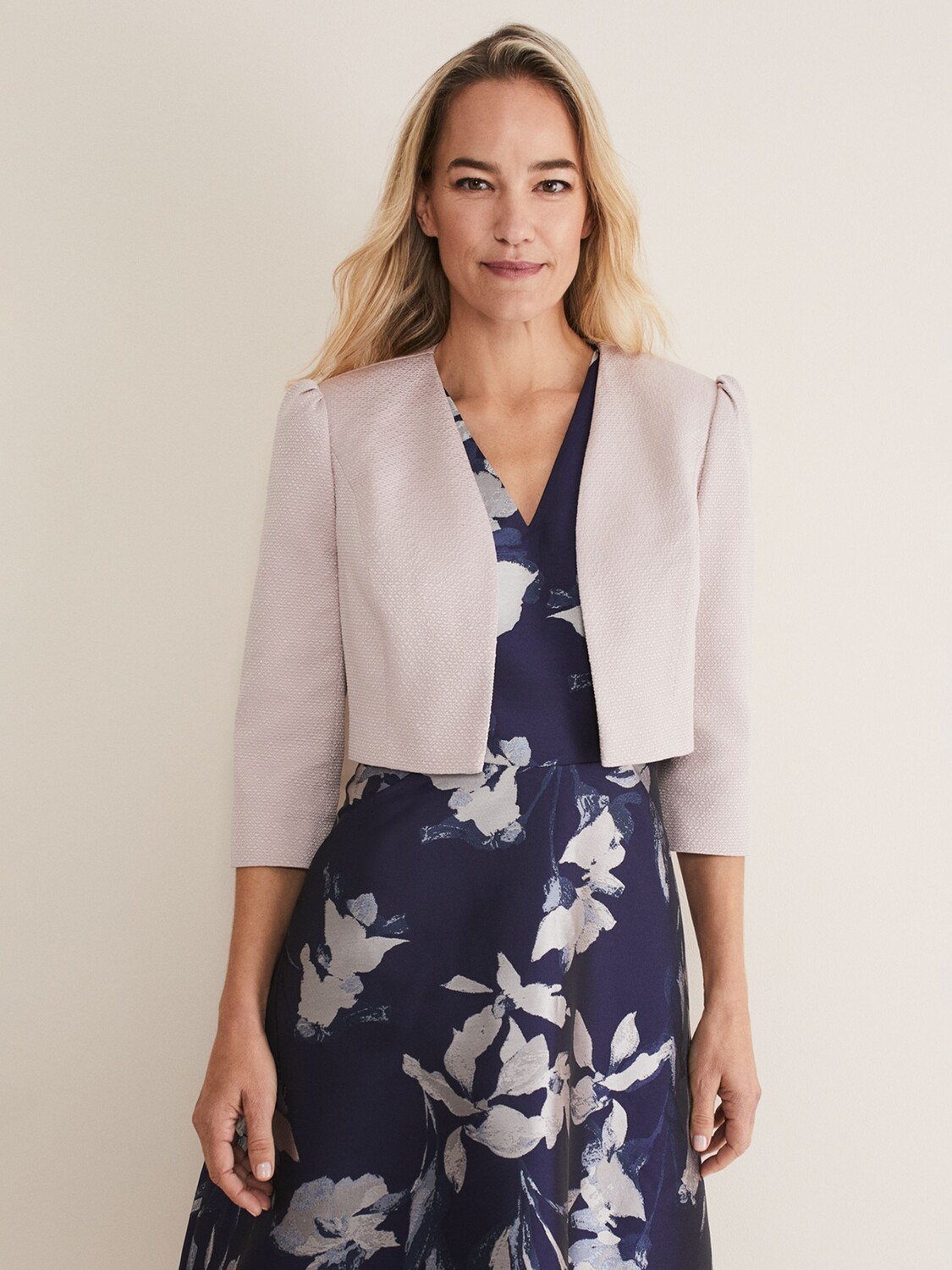 

Фактурная укороченная куртка Cecelia Phase Eight, цвет латте