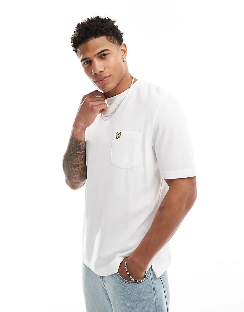 

Футболка пике с логотипом и карманом белого цвета Lyle & Scott
