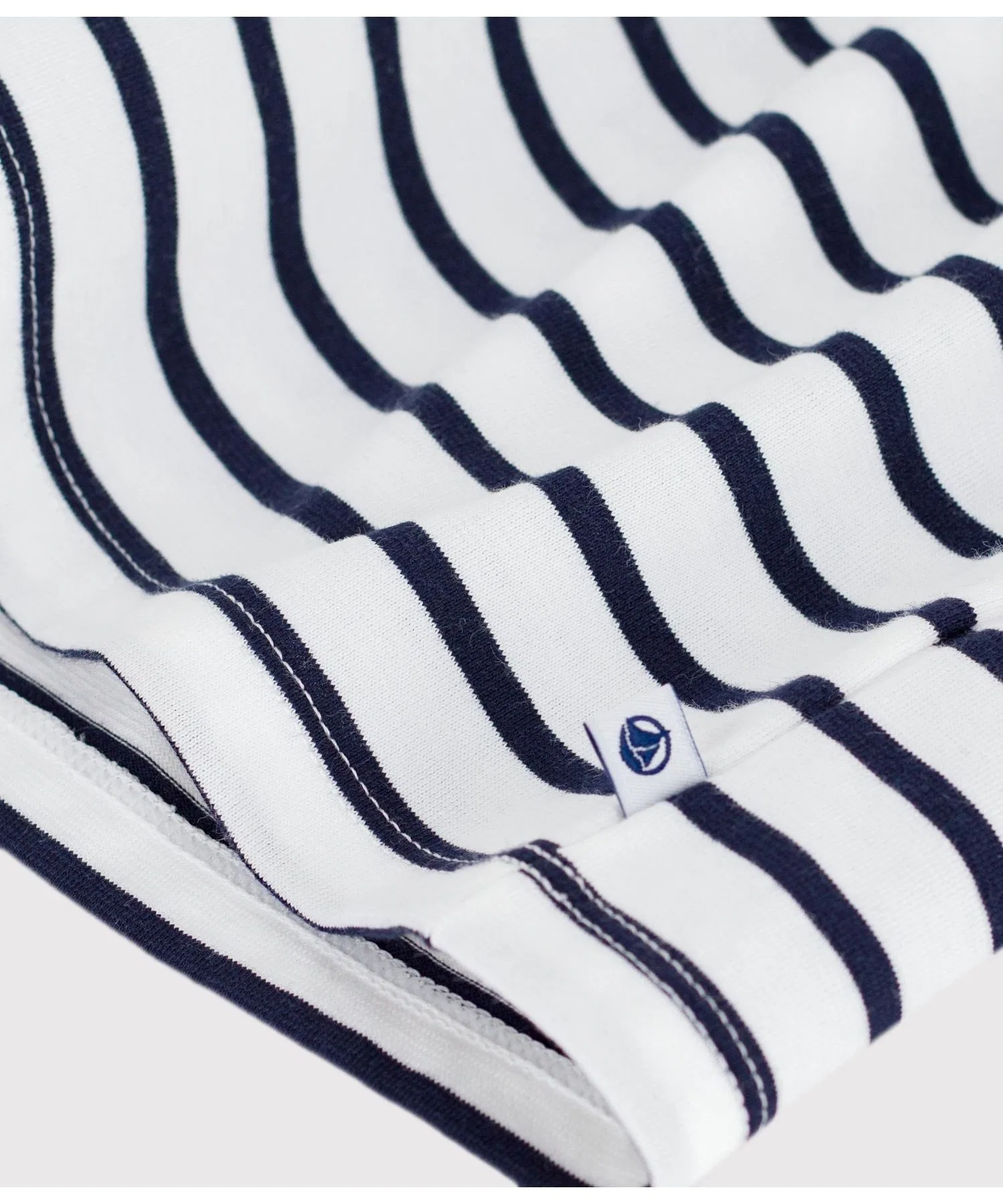 Детское платье-футболка в полоску Petit Bateau бело-синее — фото 3