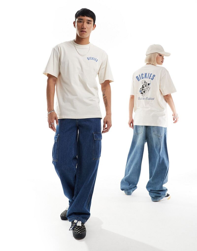 

Белая футболка с короткими рукавами Dickies Mclean — эксклюзивно для ASOS