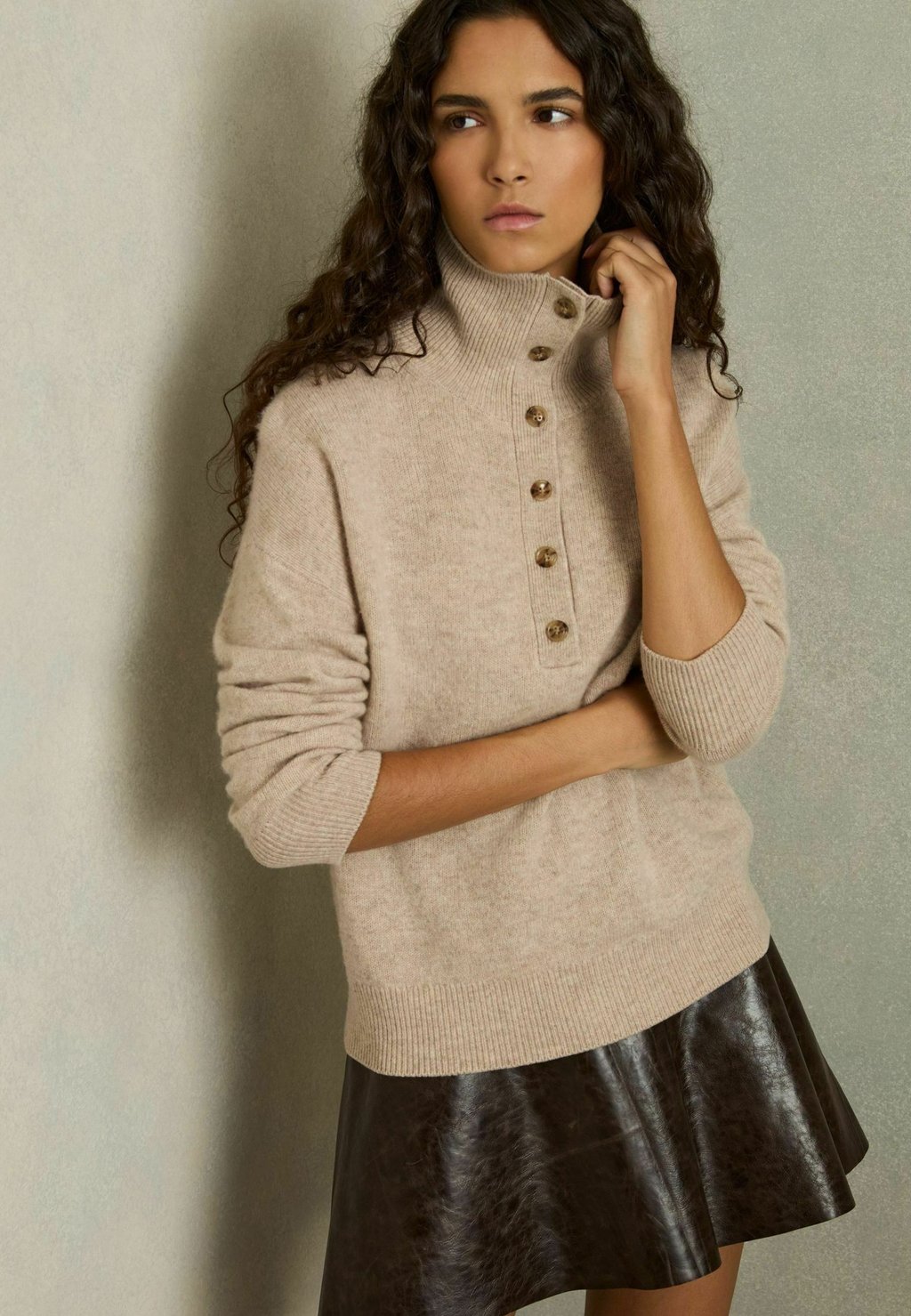 

Джемпер REGULAR FIT Reiss, бежевый