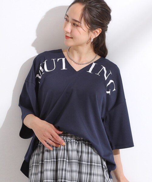 

Футболка с V-образным вырезом и принтом Cutie Blonde, темно-синий