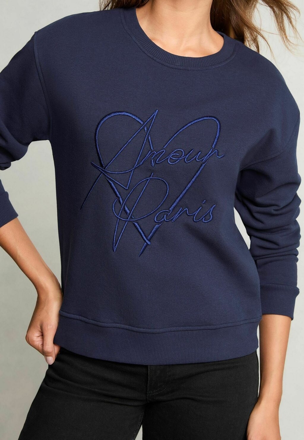 

Толстовка REGULAR FIT ROUND NECK Lipsy, синий