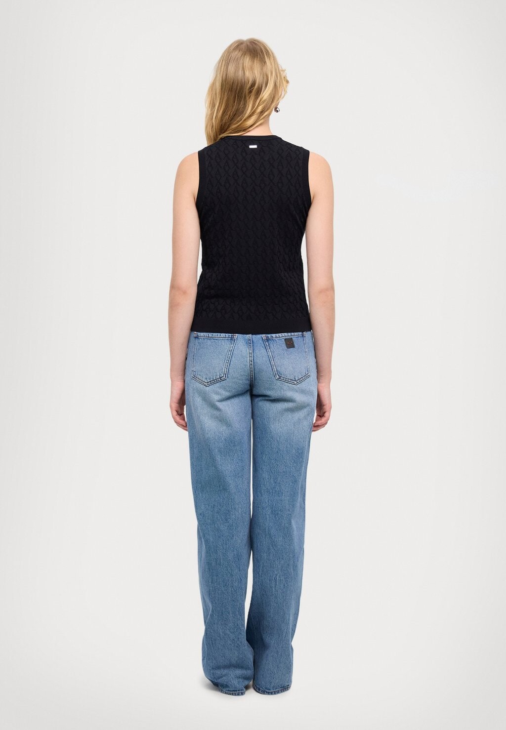 

Топ MAGLIA Armani Exchange, черный