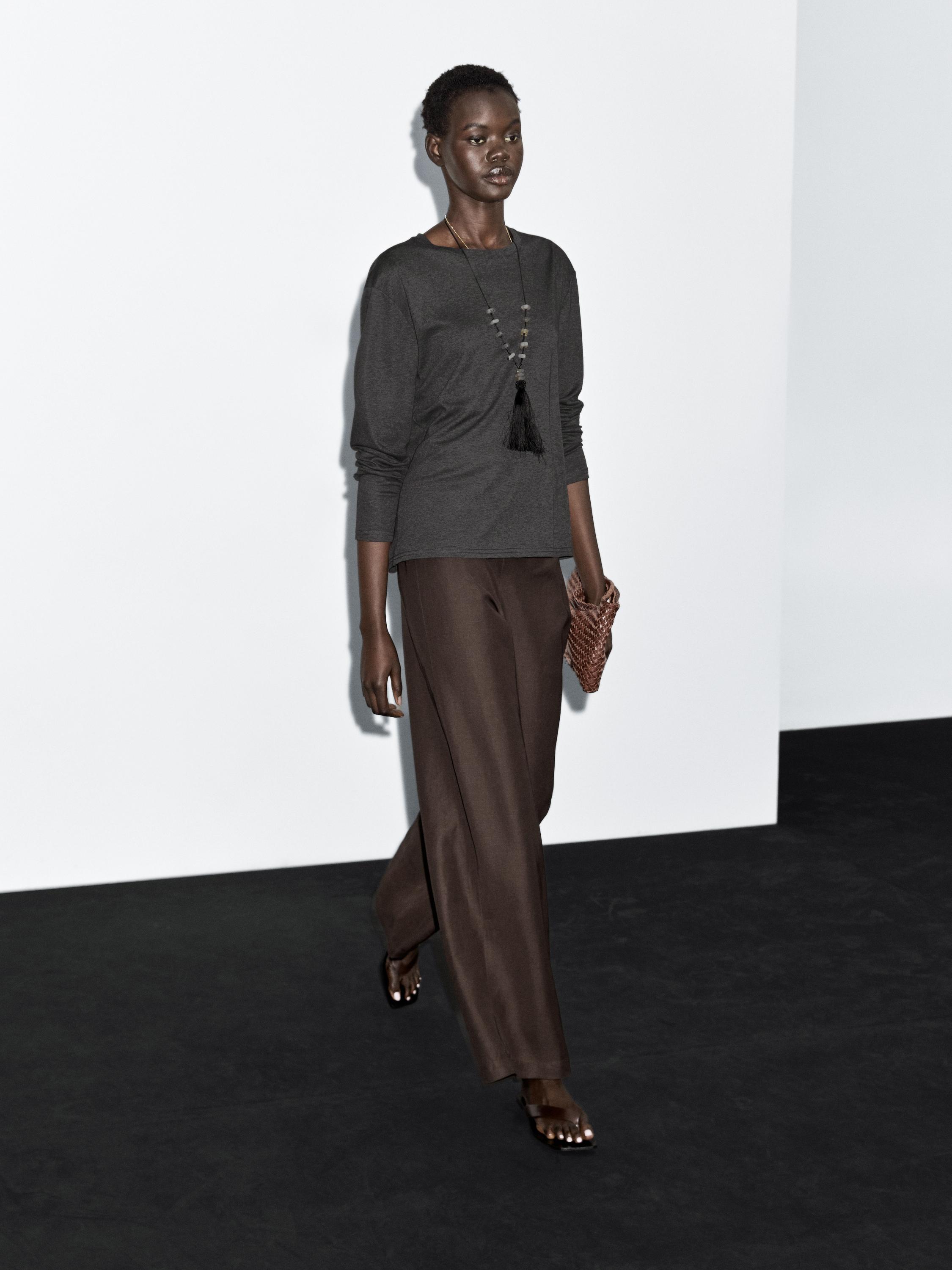 

Футболка с длинным рукавом и декоративными швами Massimo Dutti, антрацитово-серый