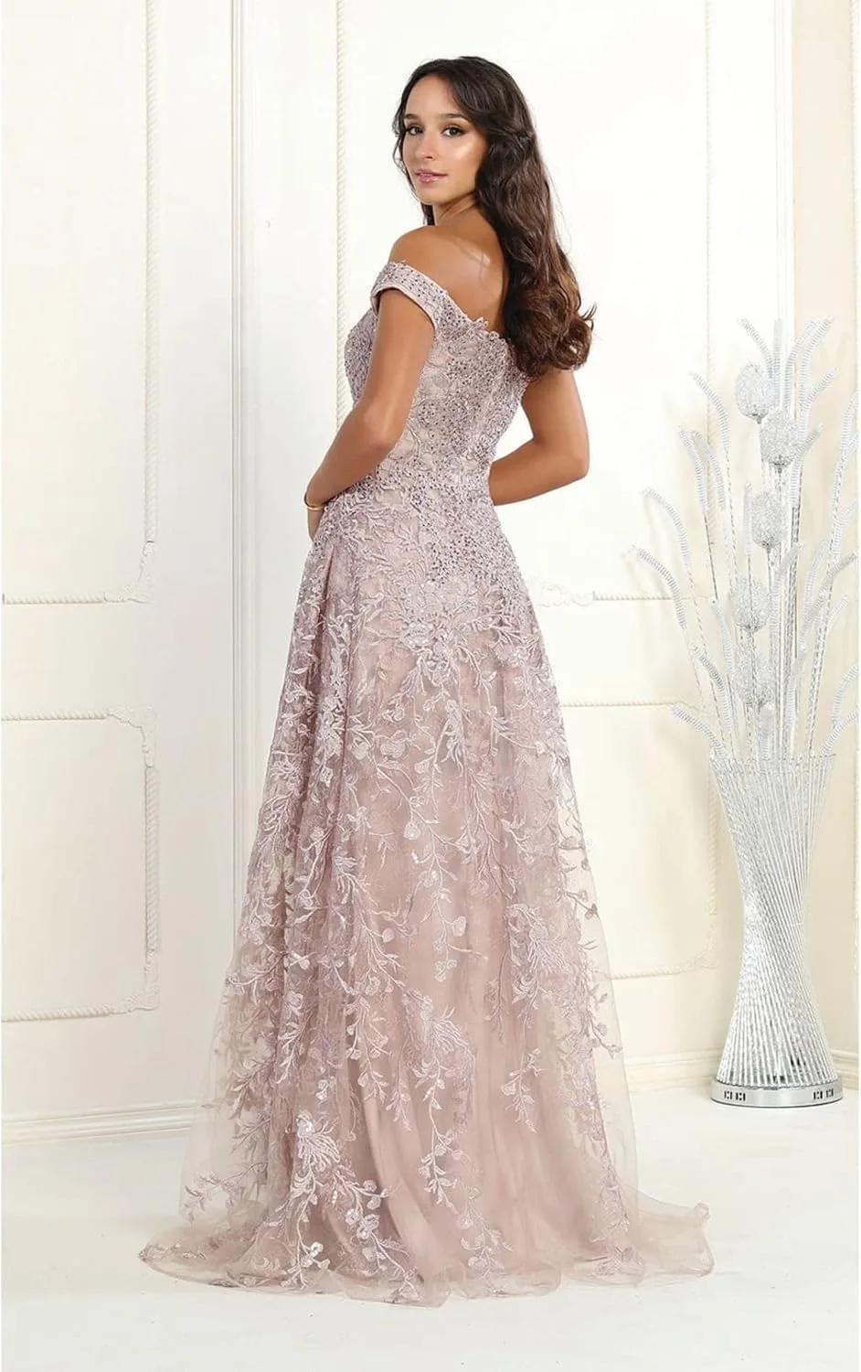 FORMALDRESSSHOPS - Гламурное: потрясающее вышитое платье-футляр для конкурсов красоты с открытыми плечами и длинным вырезом для выпускного бала Generic, сиреневый — фото 3