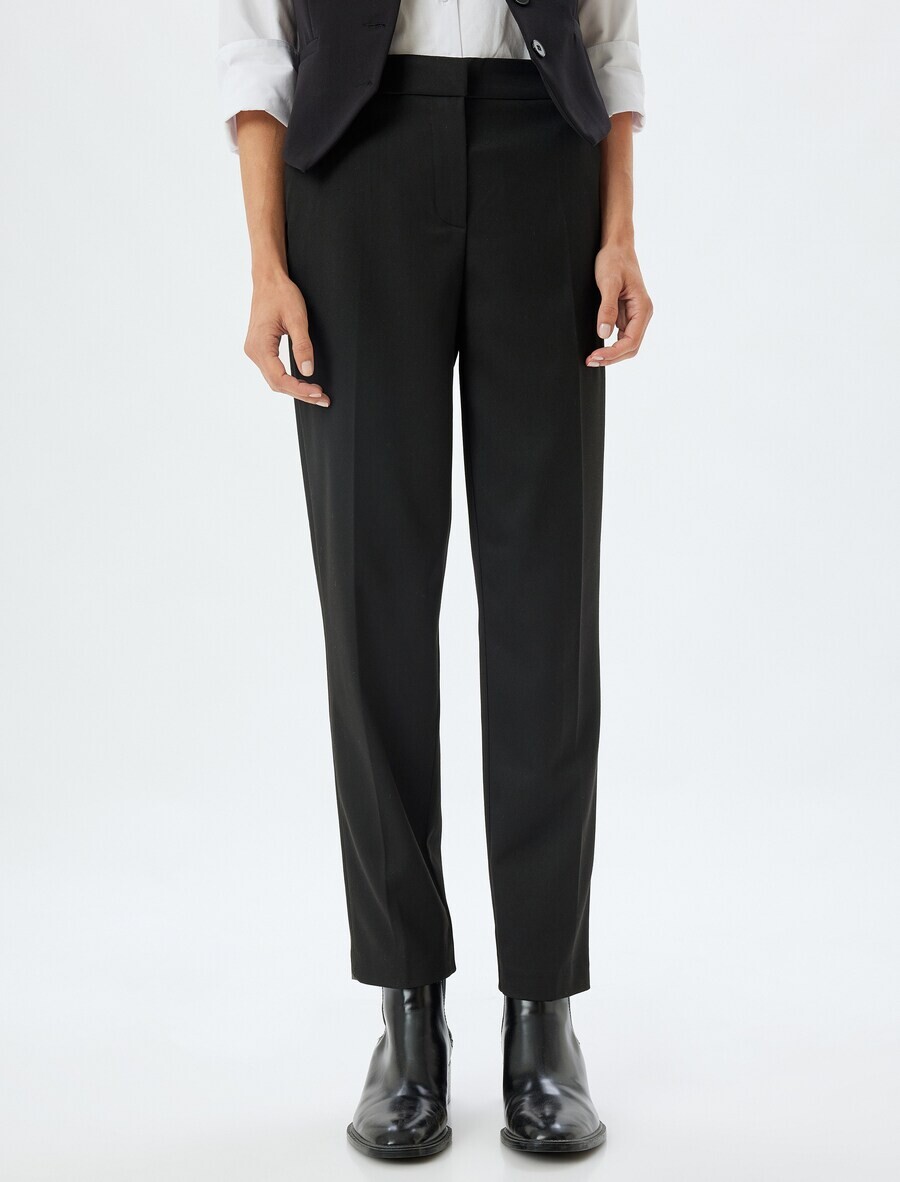 

Брюки Koton Regular Pleated Pants, черный