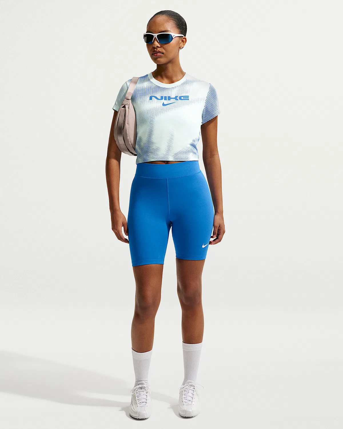 Женская укороченная футболка Nike Sportswear Chill Knit Slim, Barely Green — фото 4