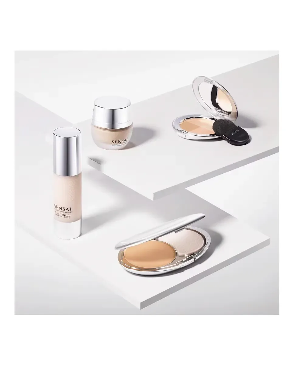 Пудровый макияж Total Finish Foundation Cellular Performance Sensai, 12 Soft Beige — фото 4