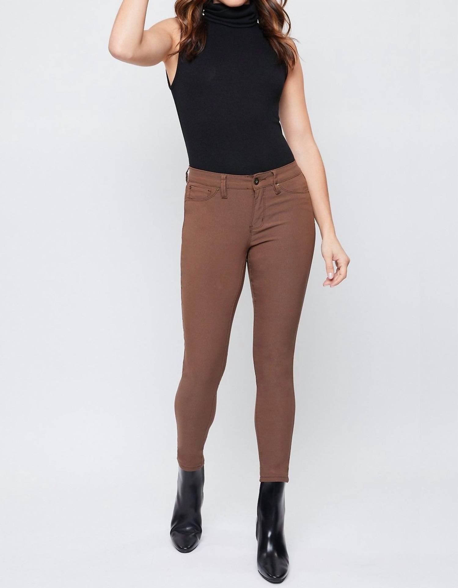 

Узкие джинсы Missy Hyperstretch - Petite в цвете орех YMI, цвет walnut