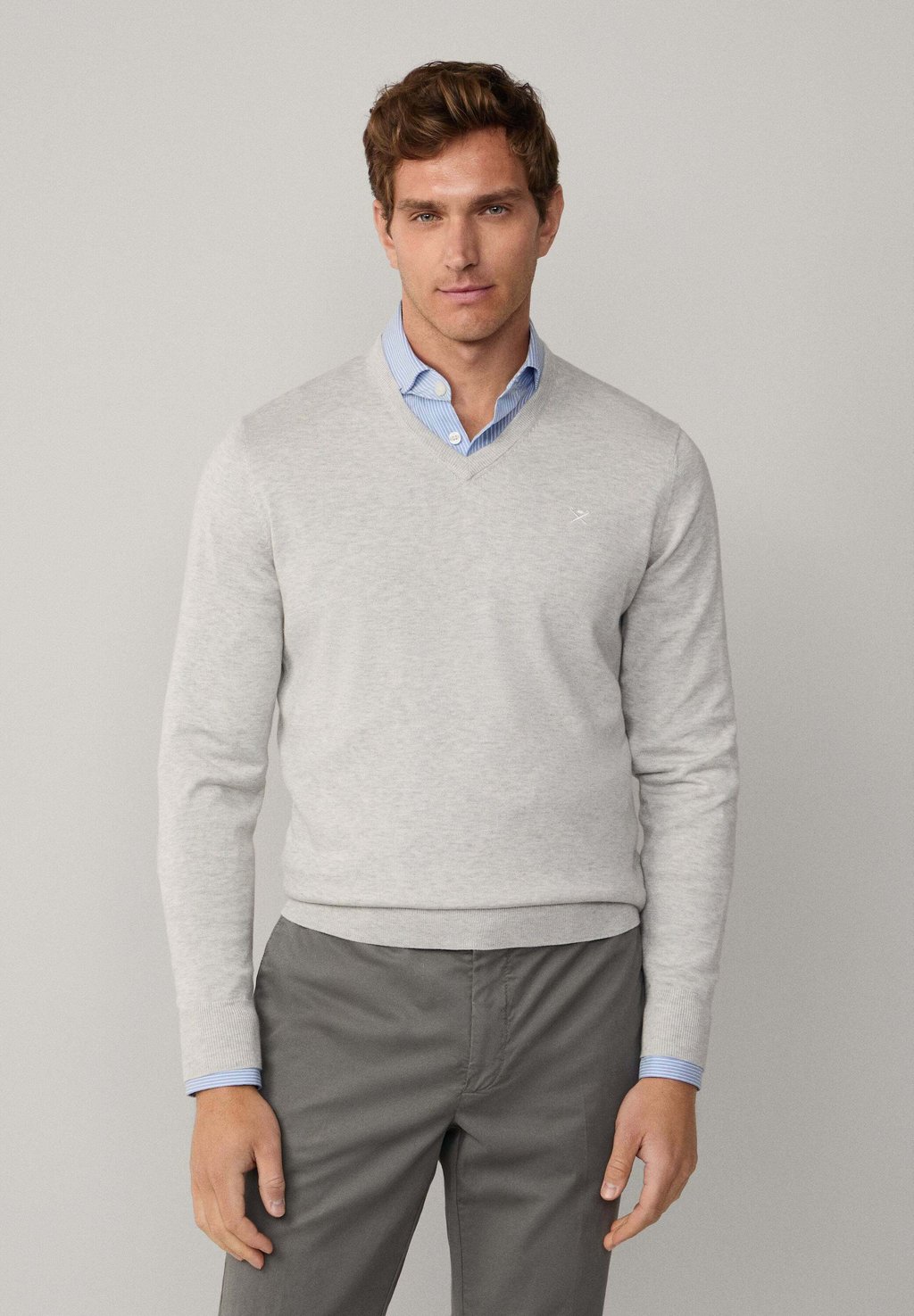 

Свитер V NECK Hackett London, светло-серый