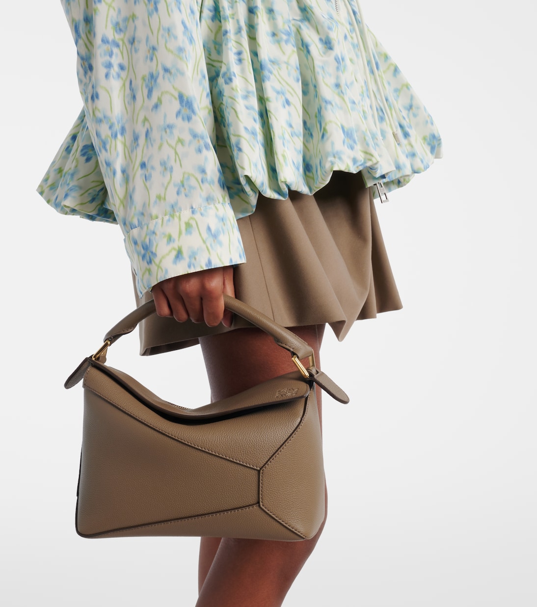Пазл Маленькая кожаная сумка-тоут Loewe, серо-коричневый — фото 2