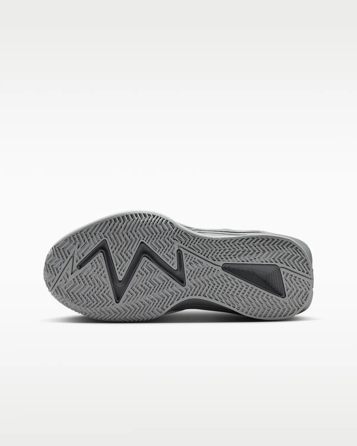 Кроссовки баскетбольные Nike S.T. Dynamite для старших детей, Black/Wolf Grey/Smoke Grey/Metallic Gold — фото 2