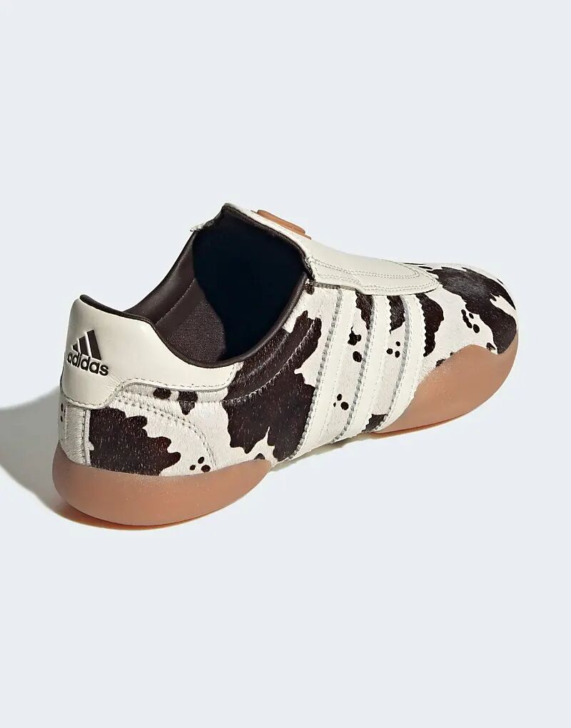 Кроссовки adidas Originals Taekwondo mei с принтом коровы — фото 4