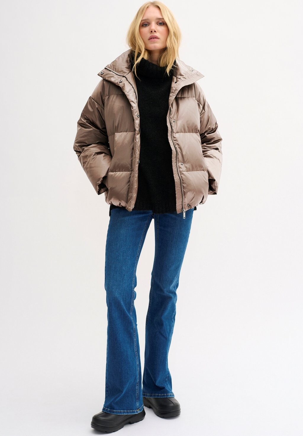 

Пуховик GLOSSYMW DOWN My Essential Wardrobe, светло-коричневый
