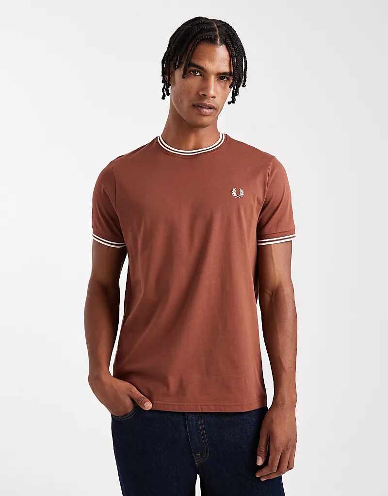 

Футболка Fred Perry с двойным кантом коричневого цвета
