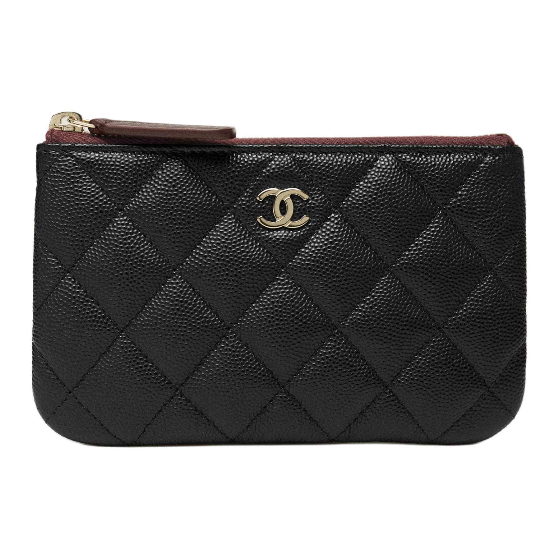 

CHANEL Клатч из зернистой тиснёной блестящей телячьей кожи с принтом трубы